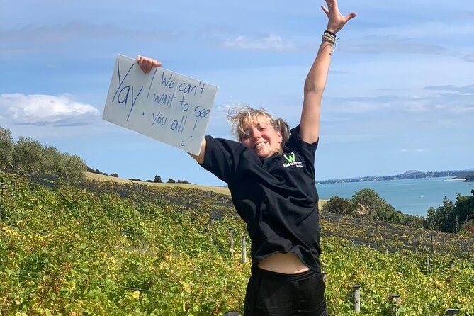 1.5h Waiheke Guided Scenic Tour in our Electric Van - Onetangi Beach and Palm Beach