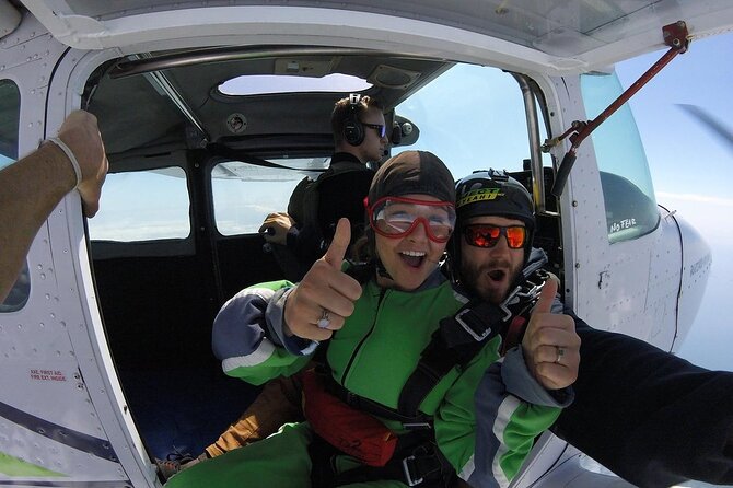15,000ft Tandem Skydive in Bay of Plenty - What Makes the Scenery Worth the Price