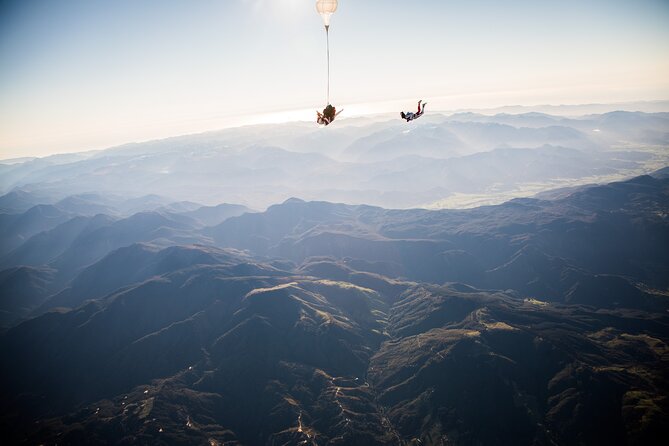 18,000ft Tandem Skydive over Abel Tasman - The Flight Up to 18,000 Feet