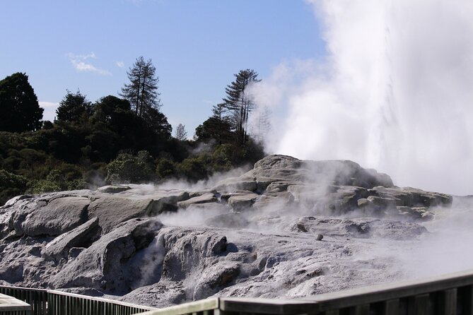 2-Day Hobbiton, Rotorua, Waitomo Caves Tour from Auckland with Accommodation - What the $930.24 price really covers