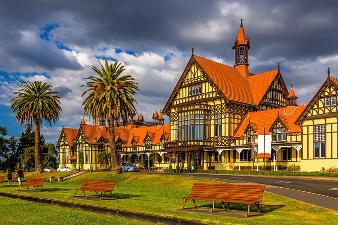 2 Day Waitomo Caves, Hobbiton Movie Set and Rotorua Tour from Auckland - Hobbiton: the tour’s most joyful stop