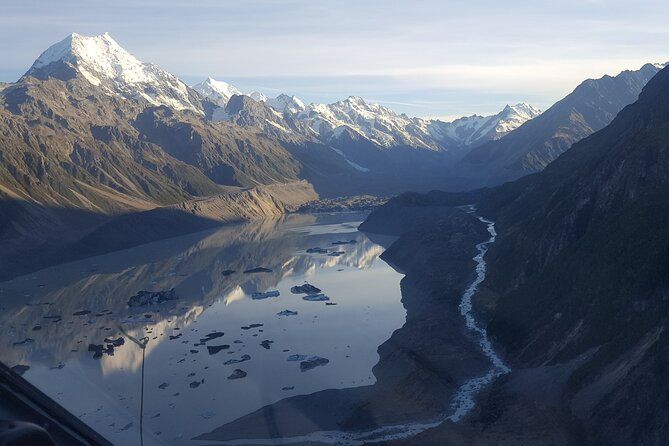 25-Minute Helicopter flight including an alpine landing - Who should book this Mount Cook flight?