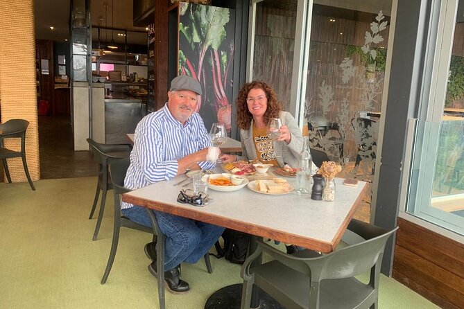4.5-Hour Scenic Wine Tour with Private Guide & Up to 12 Tastings - What the guides add