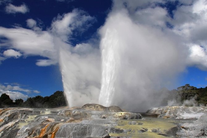 4-Day Auckland to Wellington via Rotorua Tour - Day 3: Lake Taupo and the long road south