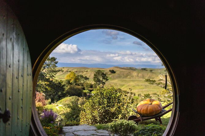 4-Day Auckland to Wellington via Rotorua Tour - What the $921.55 price includes