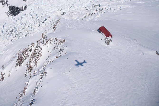 45-Minute Glacier Highlights Ski Plane Tour from Mount Cook - From Mount Cook Airport to the Southern Alps