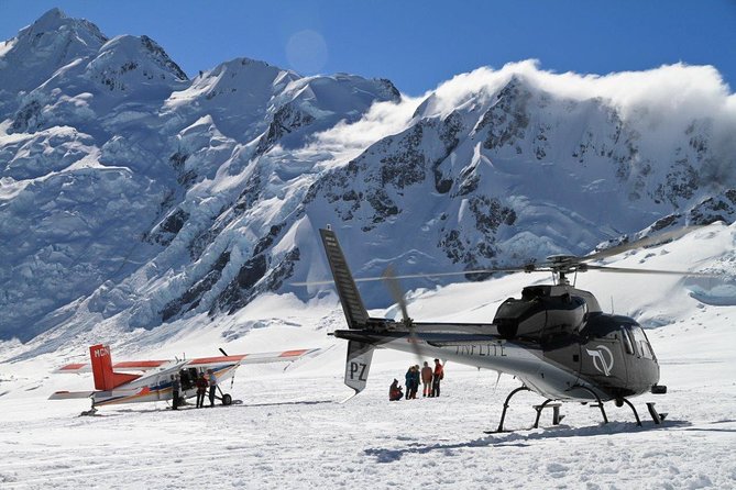 45-Minute Mount Cook Ski Plane and Helicopter Combo Tour - The flight through the Tasman Valley