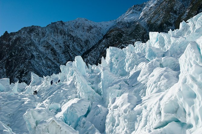 6 Day South Island Circut: Milford Sound, Queenstown and Glaciers - Day 2: Southland roads and the Te Anau Glowworm Caves