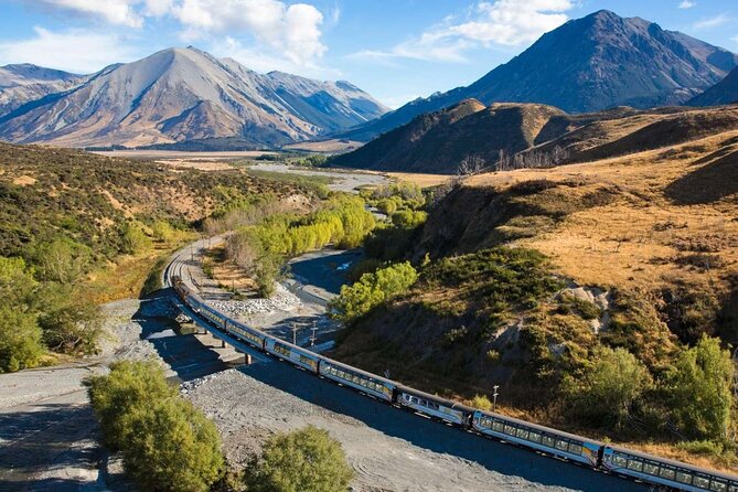 6 Day South Island New Zealand Private Tour from Auckland - Day 5: Milford Sound or Doubtful Sound