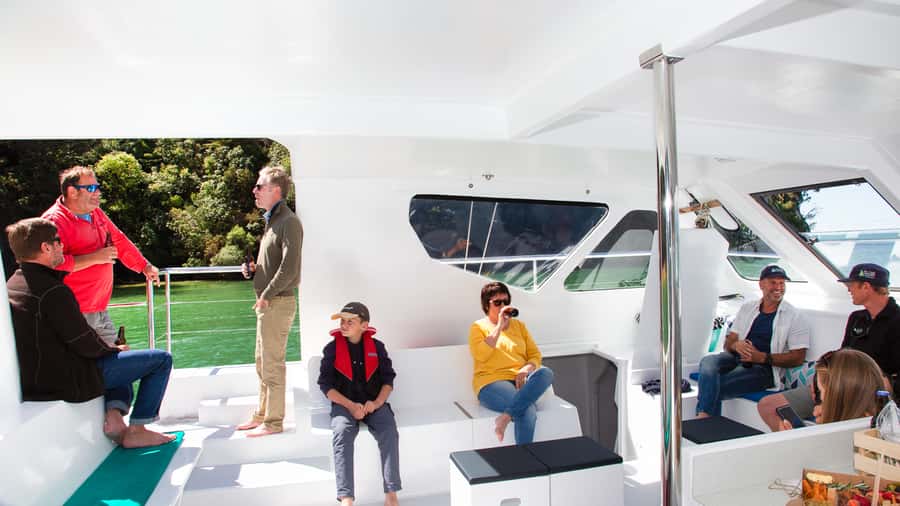Abel Tasman National Park: Sailing and Self-Guided Walk - Split Apple Rock, seals, and the changing coast