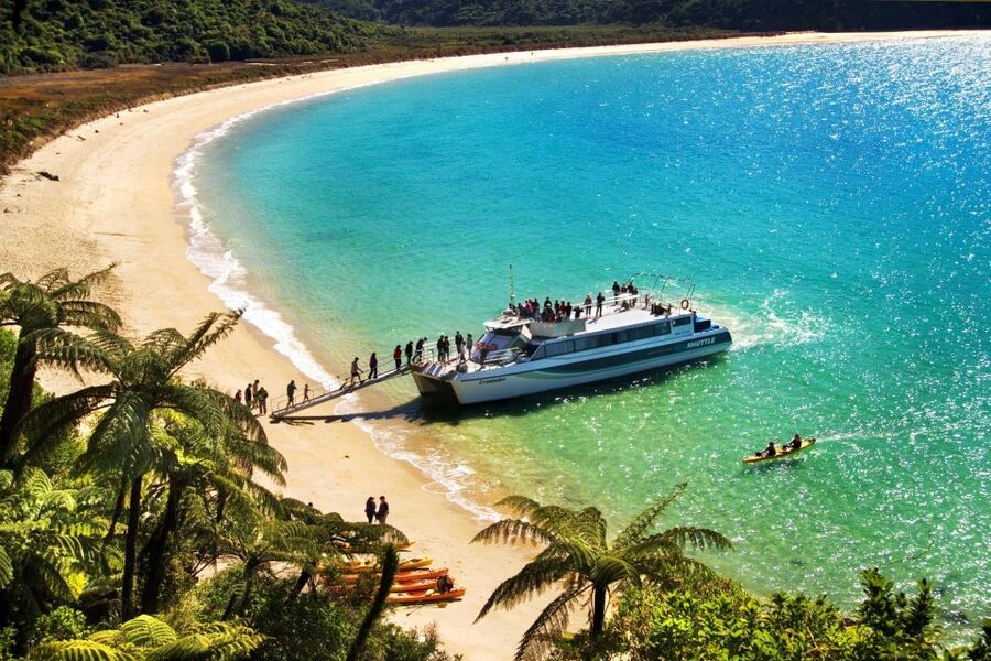 Abel Tasman: Sea Shuttle Cruise and Walking Tour Combo - Commentary and crew service