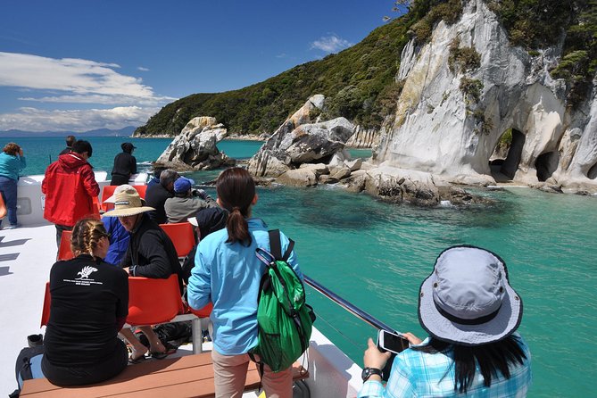 Abel Tasman Vista Cruise - Cruising toward Tonga Island Marine Reserve
