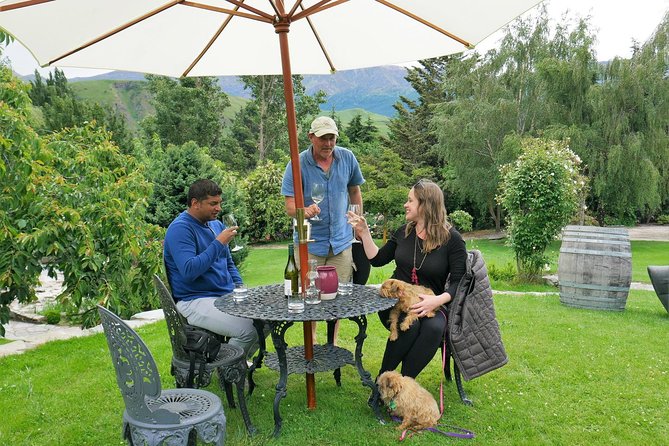 Afternoon Boutique Wine Tour - Cheese, snacks, and the final winery stop