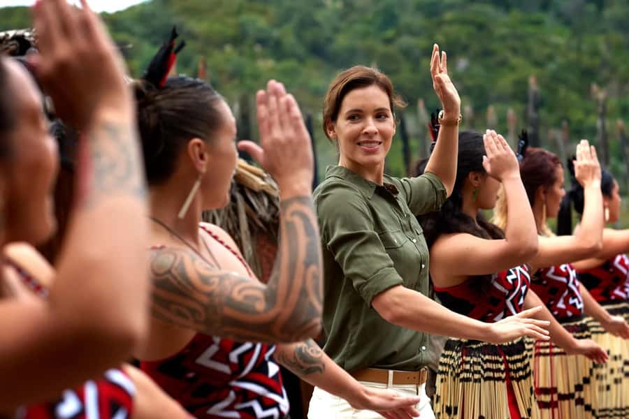AKL: Te Puia Maori Haka, Kiwi Birds, Redwood & Blue Springs - Leaving Auckland Before Breakfast