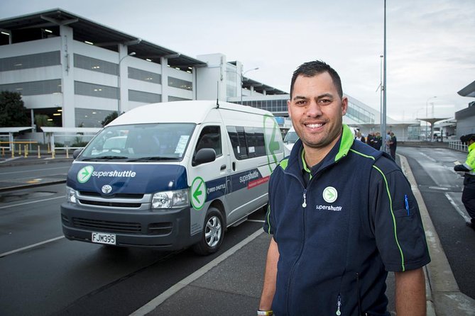 Arrival Transfer: Wellington Airport to Central Wellington City Centre Hotels - The drive into Wellington and the 45-minute estimate