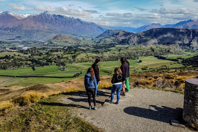 Arrowtown Wanaka Private Day Tour from Queenstown - Arrowtown closes the day with gold-mining-era streets