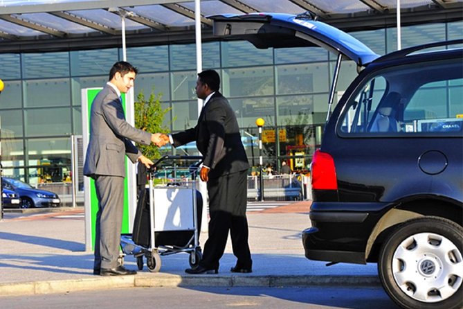 Auckland Airport Private Transfer - What the airport welcome is really like