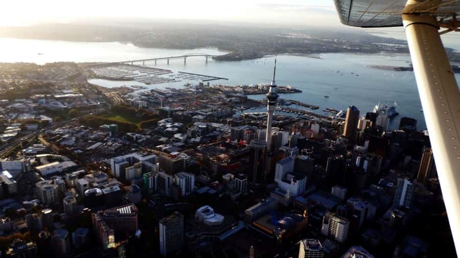 Auckland: Auckland City & Hauraki Gulf Scenic Flight - Following the coast toward Motuhie and Browns Islands