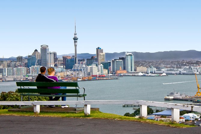Auckland City Small-Group Morning Discovery Tour - Queen Street and the city center