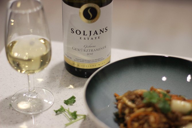 Auckland City Tour & Kumeu Wine Country Includes Wine Tastings & Lunch - The small-group format improves the day