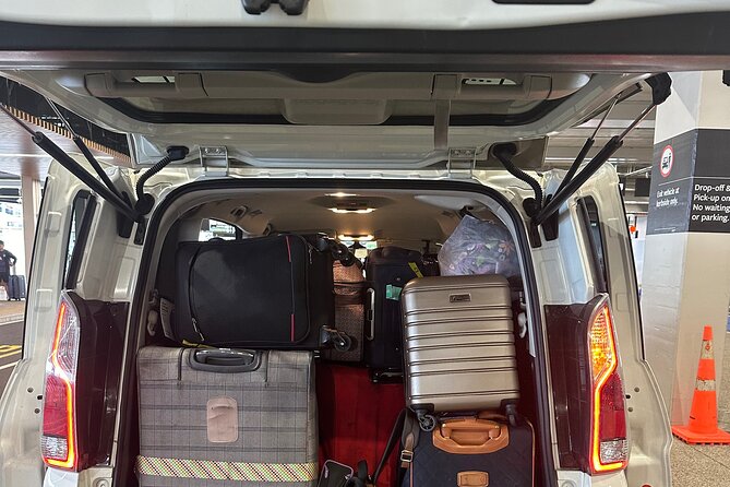 Auckland Downtown Hotel Transfers to/from Cruise Ship in Minivan - Hotel-lobby pickup keeps the morning simple