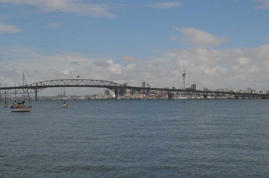 Auckland: Full-Day City Highlights Tour - The 1857 Riverhead Tavern and Auckland beyond downtown