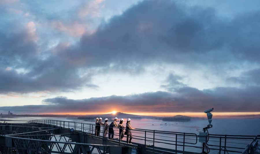 Auckland Harbor Bridge: Bridge Climb - Photos and video without carrying a phone