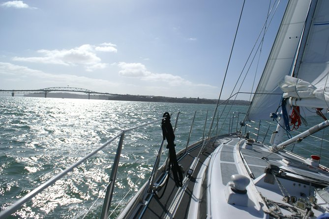 Auckland Harbour Sailing Experience - Crew style and commentary