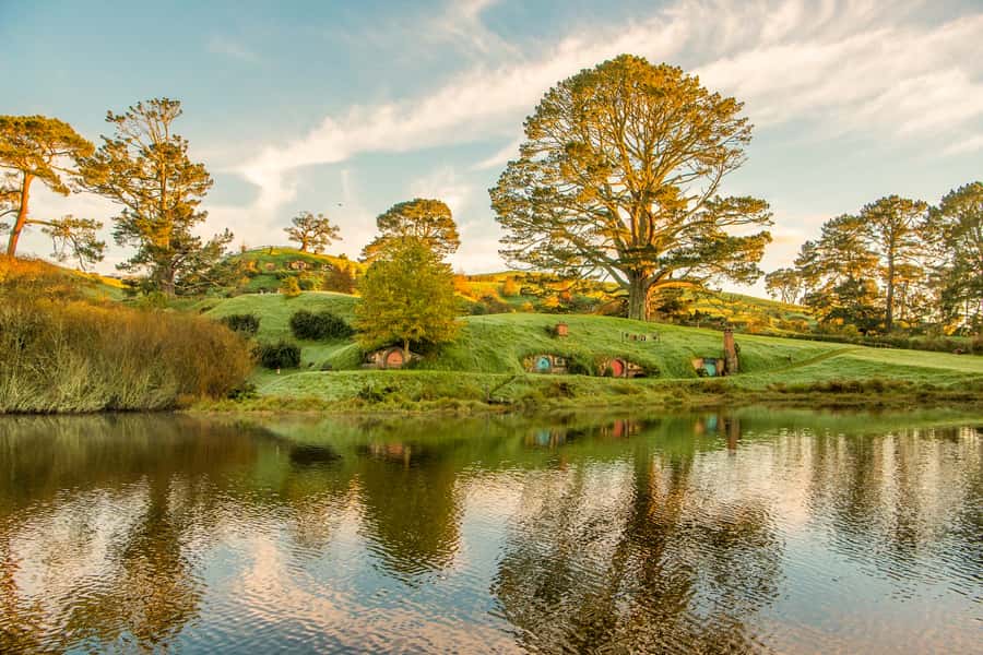 Auckland: Hobbiton Movie Set Day Trip with Festive Lunch - The gift shop and the day’s tight schedule
