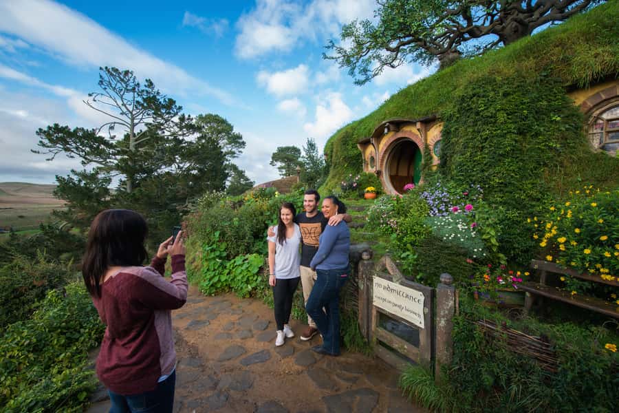 Auckland: Hobbiton Movie Set Tour with Lunch - Key points to know before booking