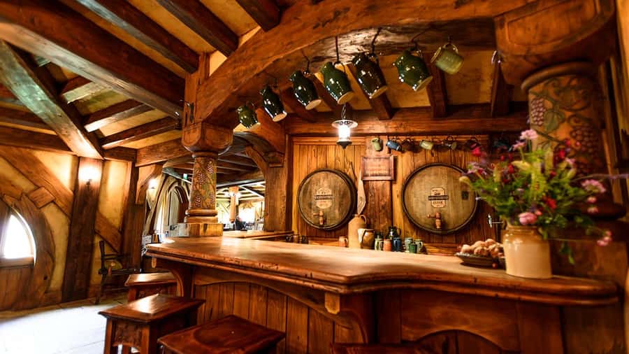 Auckland: Hobbiton, Waitomo Caves, and Rotorua 1-Way Tour - Key details that shape the day