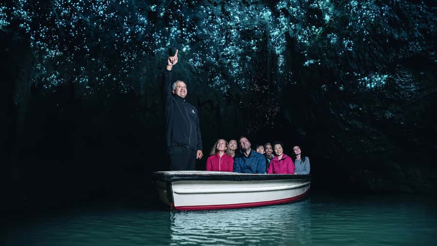 Auckland: Hobbiton & Waitomo Caves Small-Group Tour & Lunch - My verdict: book it if you want two icons in one day