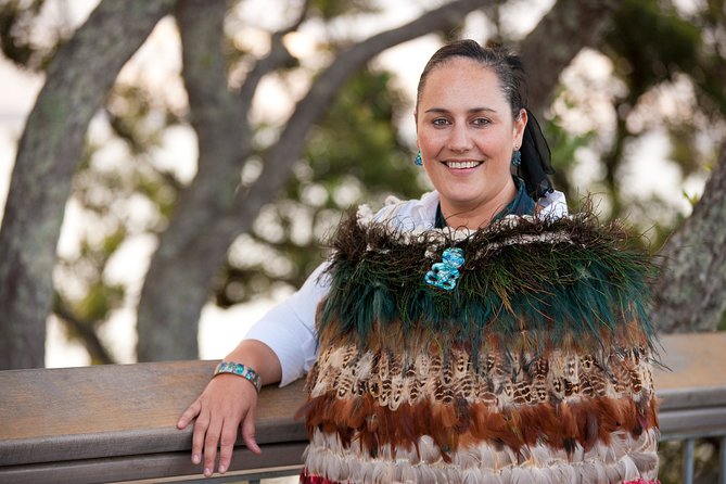 Auckland Maori Tour - Piha Beach and the power of the west coast
