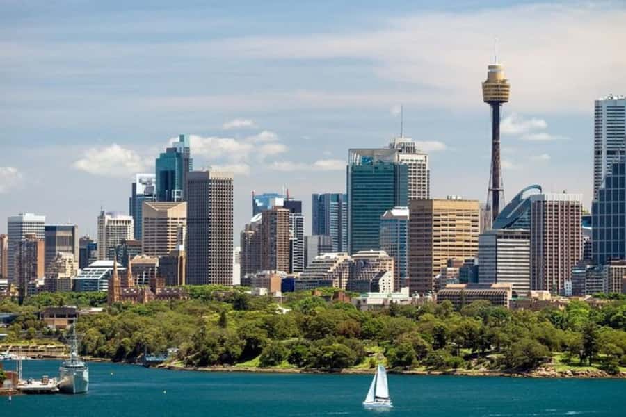 Auckland: Private Customizable Walking Tour with Local Guide - Choosing between two hours and eight hours