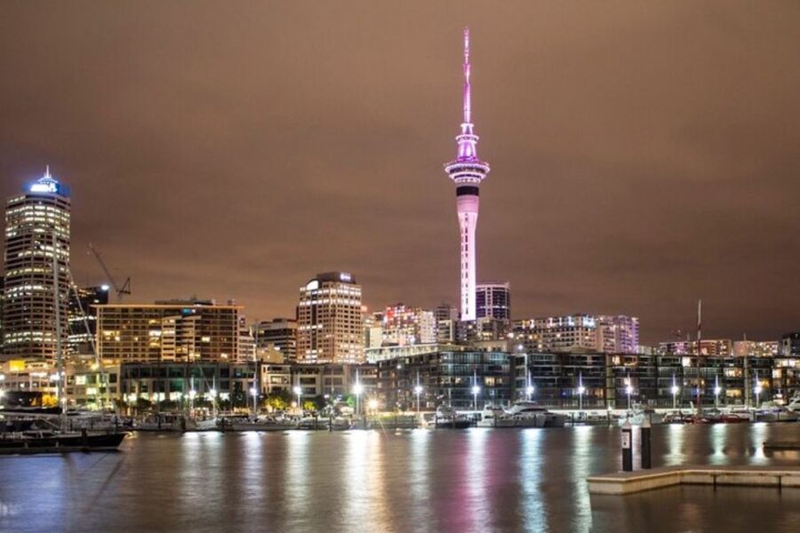 Auckland: Private Customizable Walking Tour with Local Guide - Building a route around landmarks, nature, or local life
