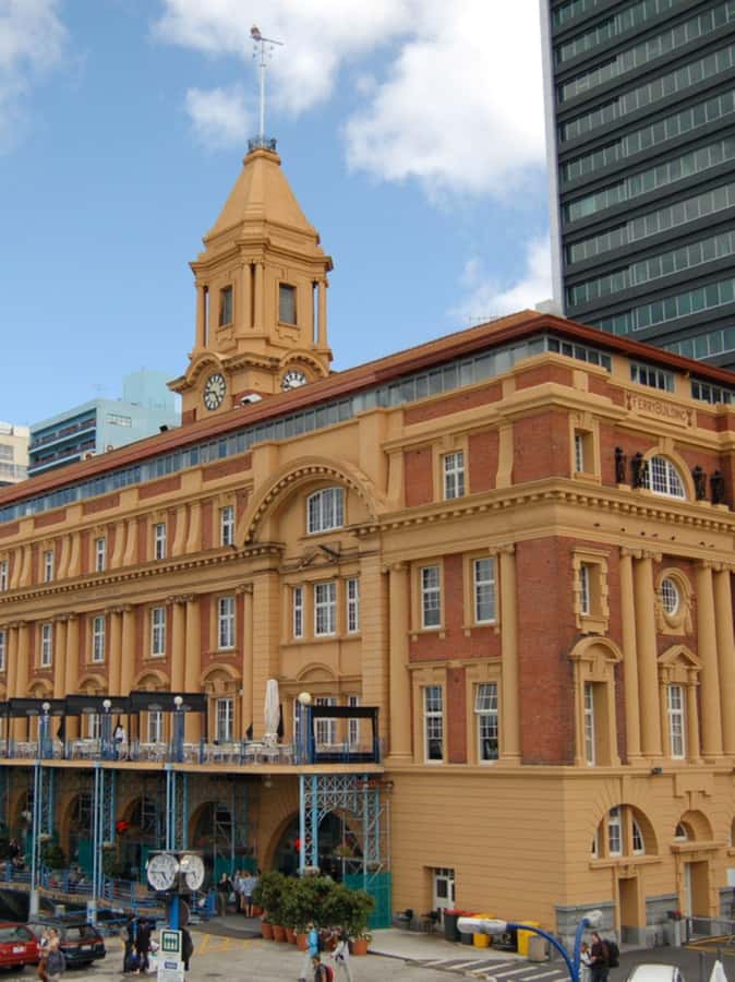 Auckland: Private Walking Tour with a Local - The best part: local stories and useful advice