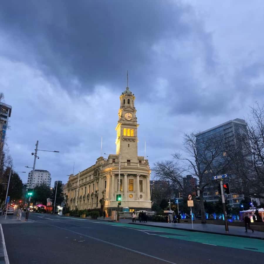 Auckland: Private Walking Tour with a Local - Cancellation and booking details