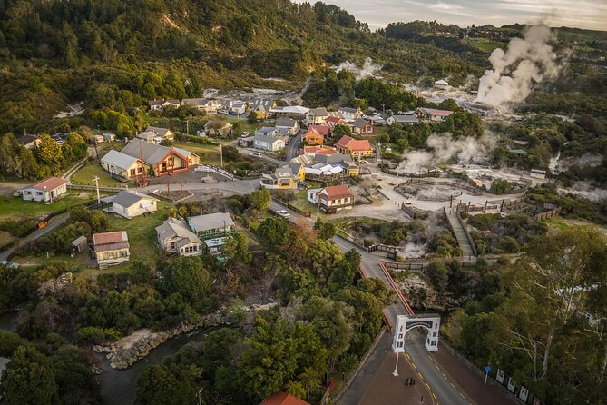 Auckland: Rotorua Māori Village, Waitomo Caves & Lunch - Group size, guides, and the human side of the trip