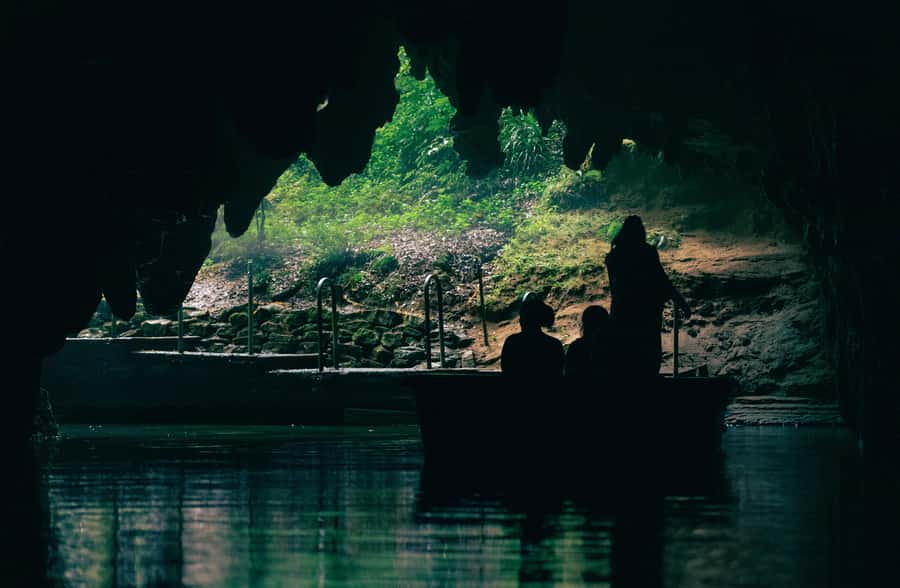 Auckland: Rotorua Māori Village & Waitomo Caves with Lunch - The Māori songs, dances, and haka