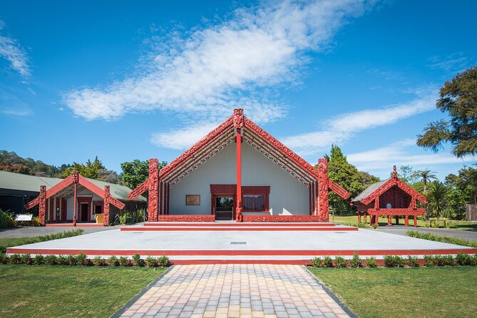 Auckland: Rotorua Te Puia with Haka & Polynesian Spa Small Group - The Te Aronui a Rua cultural performance