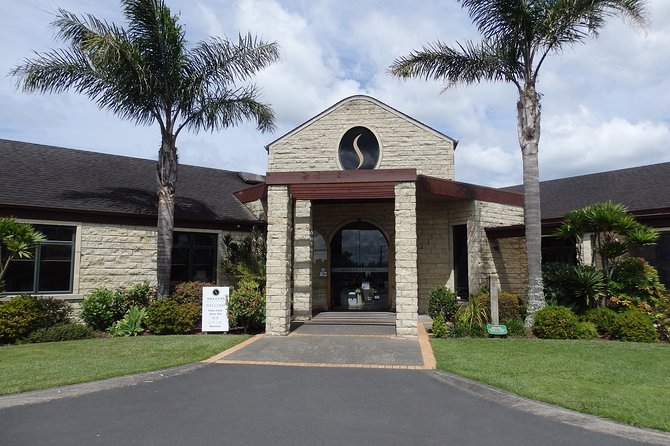 Auckland Scenic Day Tour Full-Day- 8 HOURS - Mount Eden and Auckland’s volcanic shape