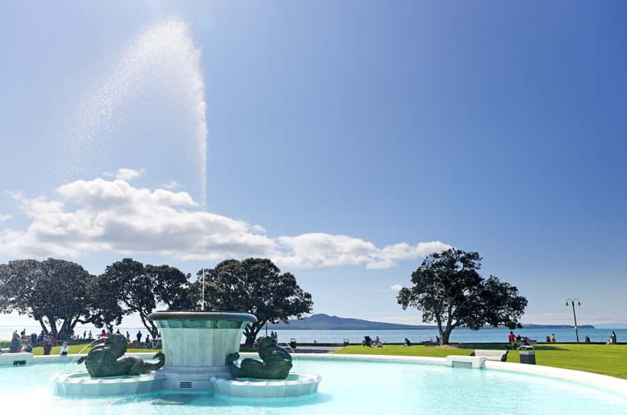 Auckland Scenic Half-Day City Sightseeing Tour - Crossing the Harbour Bridge to Northcote Point