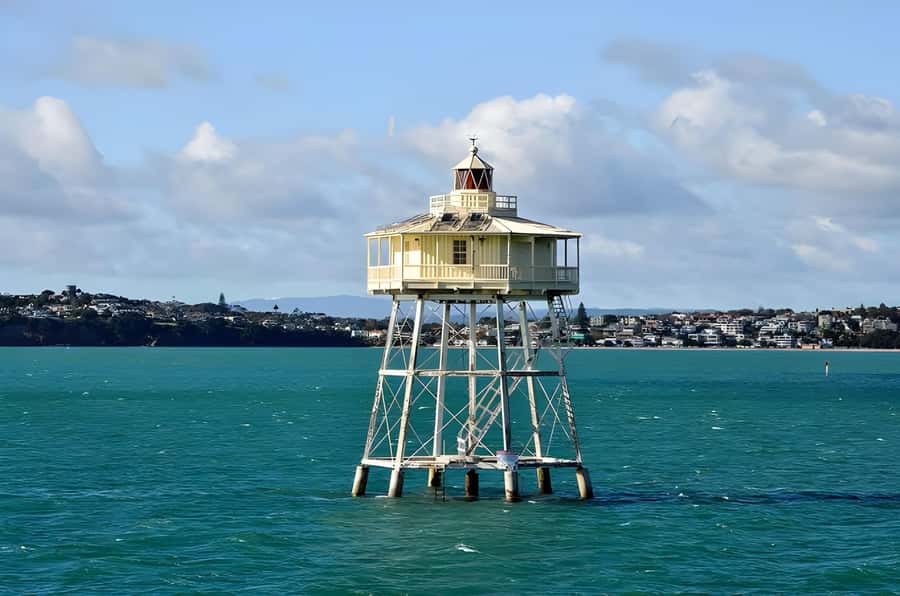 Auckland: Scenic Harbour Cruise with Live Commentary - Indoor comfort or outdoor photography