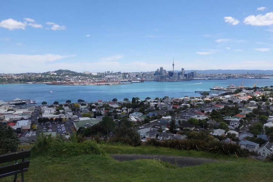 Auckland: Ship to Shore Full-Day Excursion - Muriwai Beach and the gannet colony