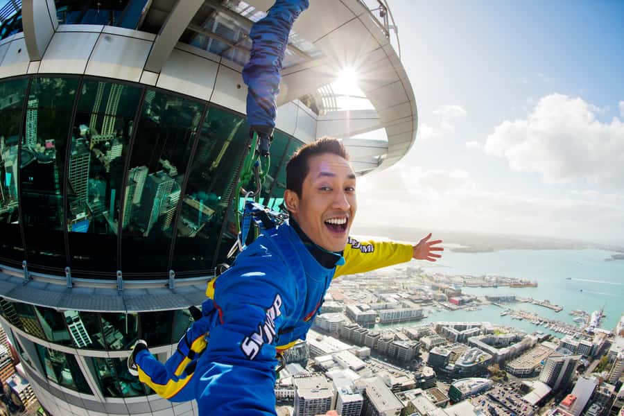 Auckland: SkyJump with Sky Tower Entry Ticket - Meeting the Sky Tower at street level