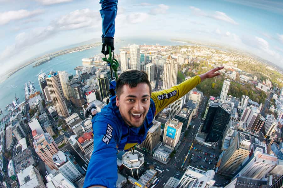 Auckland: SkyJump with Sky Tower Entry Ticket - The 11 seconds that matter