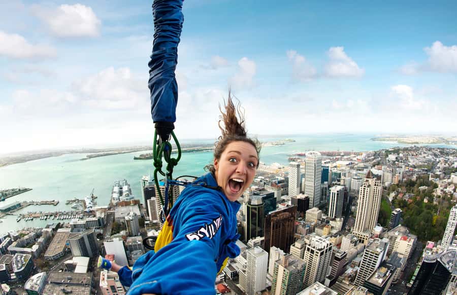 Auckland: SkyJump with Sky Tower Entry Ticket - Going up before going down