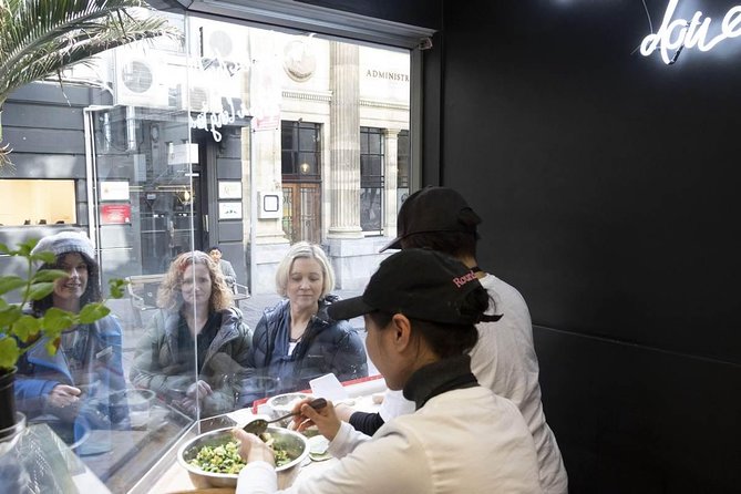 Auckland Small-Group Walking Tour with Treats - Auckland Art Gallery shows off modern design