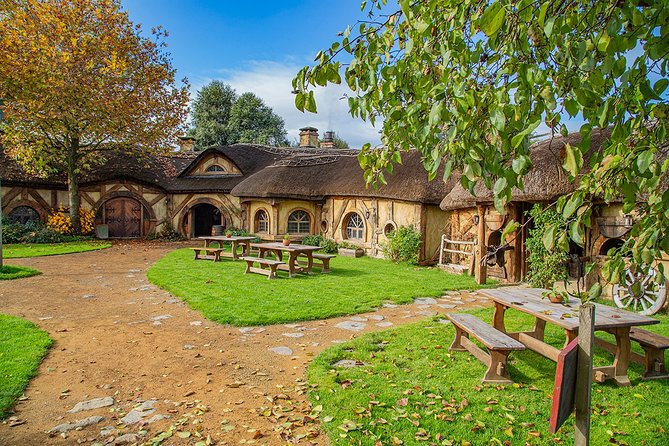 Auckland to Rotorua via Hobbiton Movie Set Tour - One Way - Why this Auckland to Rotorua route works