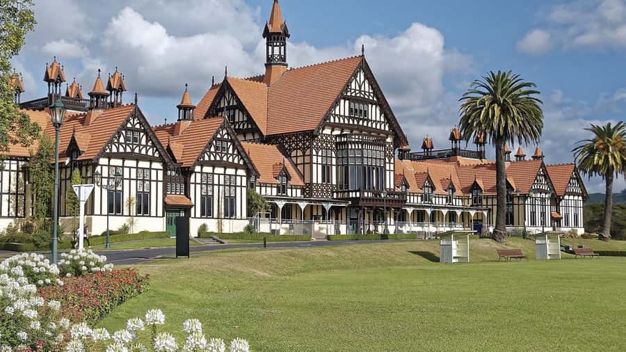 Auckland: Waitomo Caves & Rotorua - Te Puia Small-Group Tour - FAQ